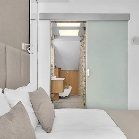 Relaxing In Semesterbostad *