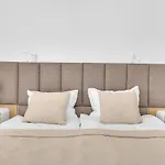 Relaxing In 마르베야