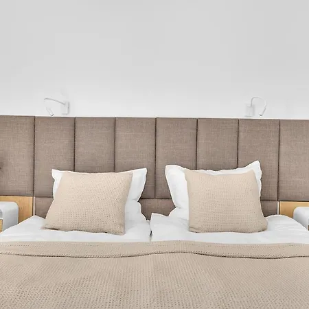 Relaxing In ماربيا